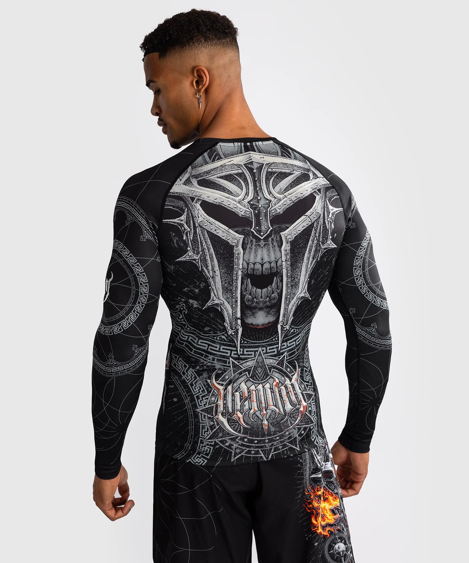 Venum Gladiator 5.0 Men's Long Sleeve Rashguard - Black/Silver